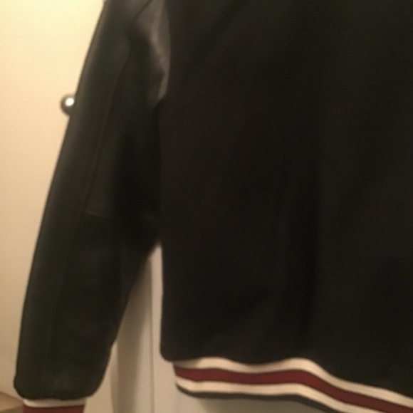 Rare Hudson Bay 2010 Vancouver olympics Jacket - Picture 4 of 6